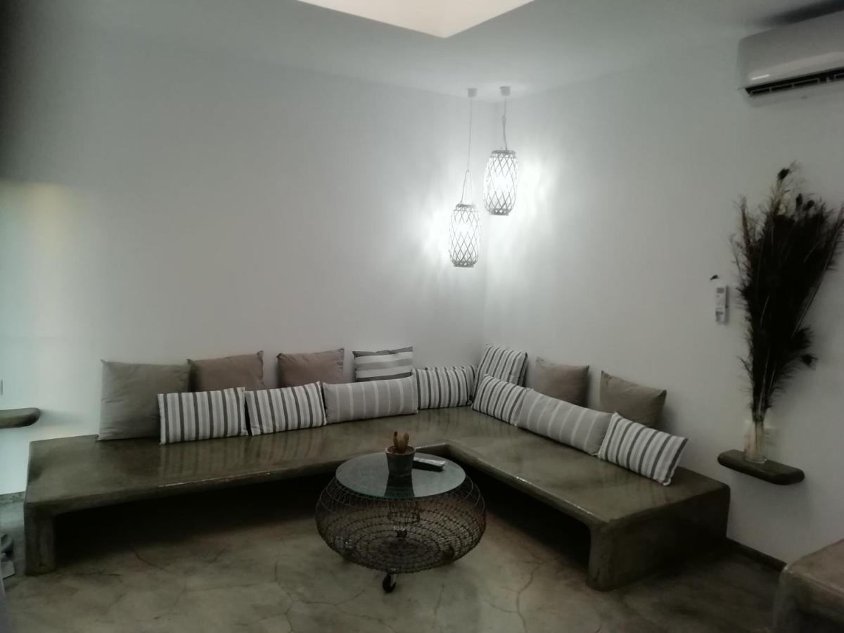 Studio Farma Zefiria Luaran gambar
